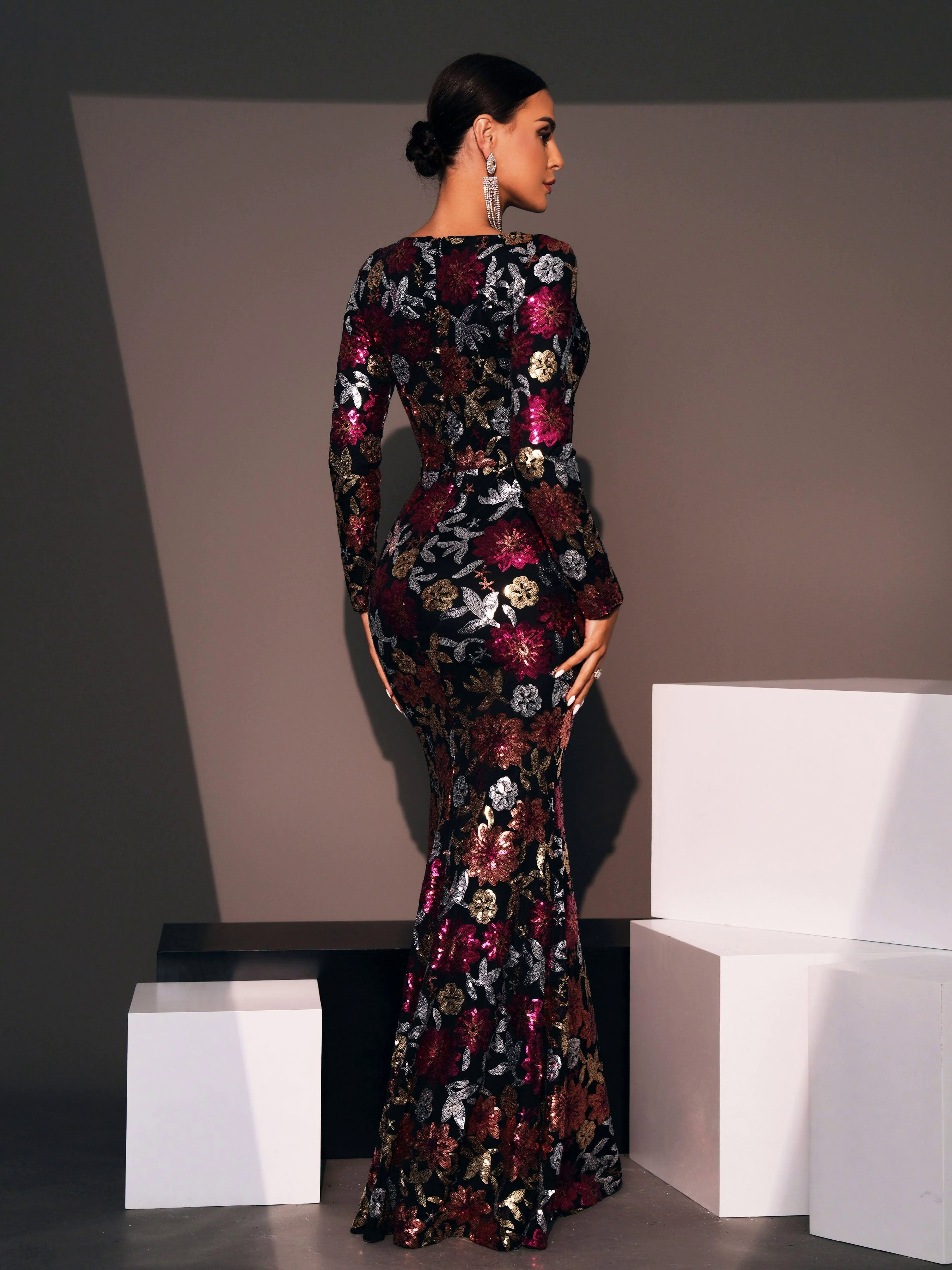 Crew Neck Floral Sequin Dress RJ10987 Crew Neck Floral Sequin Dress RJ10987