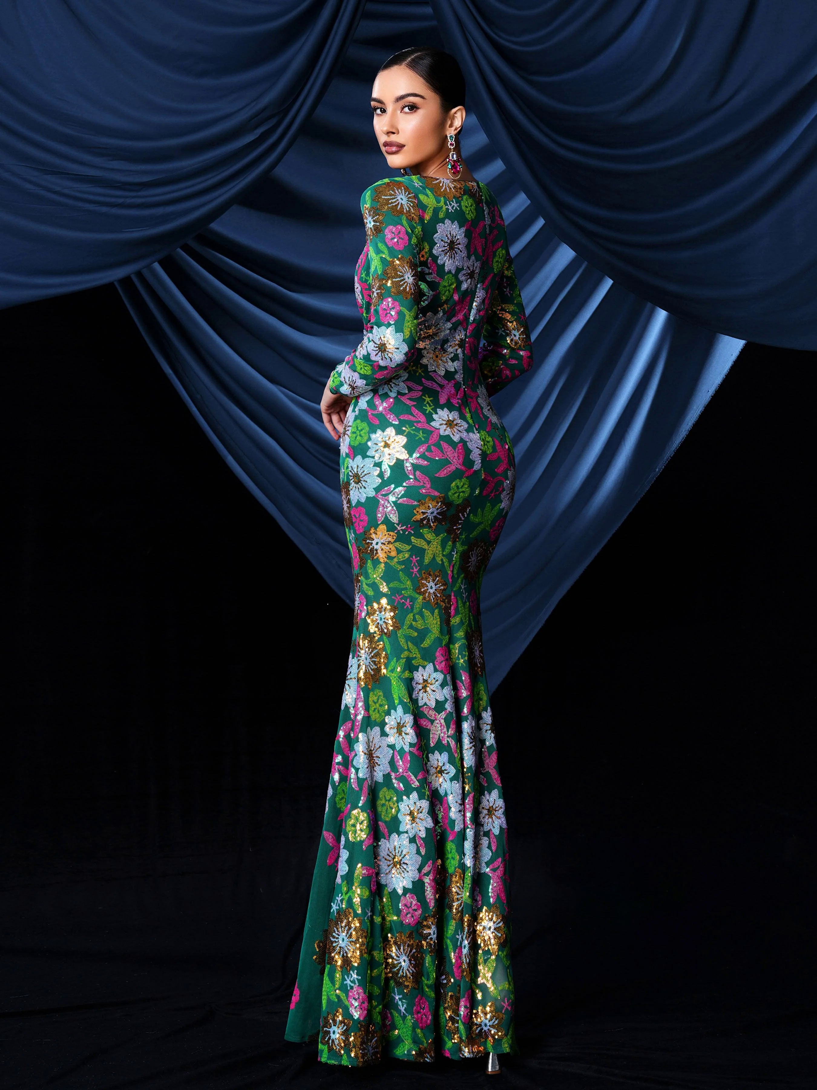 Crew Neck Floral Sequin Dress RJ10987 Crew Neck Floral Sequin Dress RJ10987